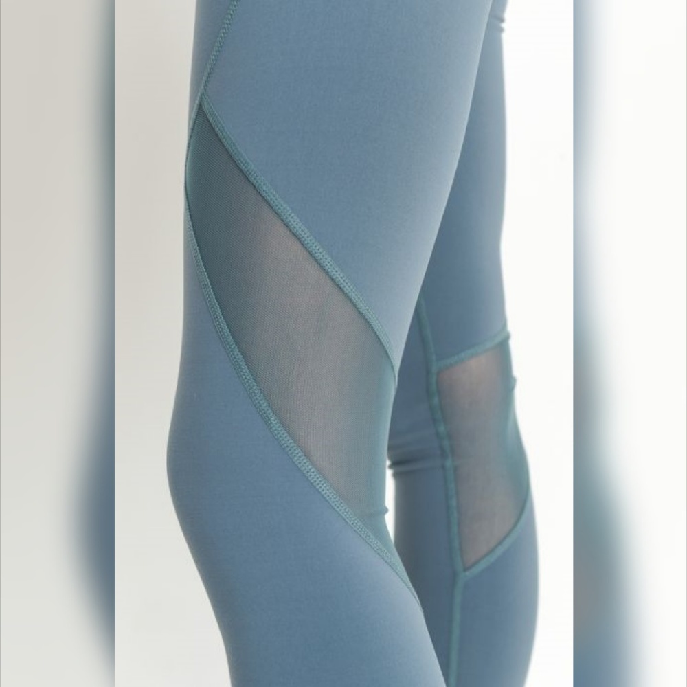 Highwaist Slanted Cross-Over Mesh Full Leggings - Picture 4 of 6